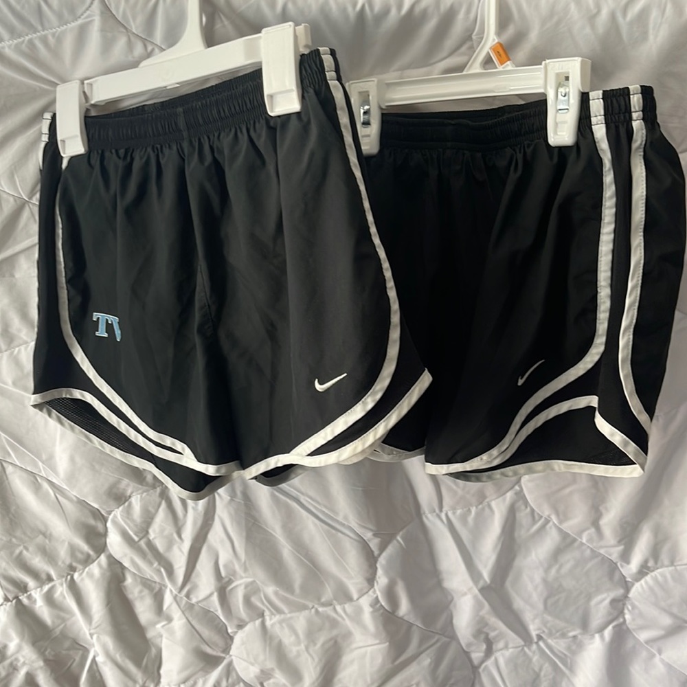 Bundle of 2 shorts